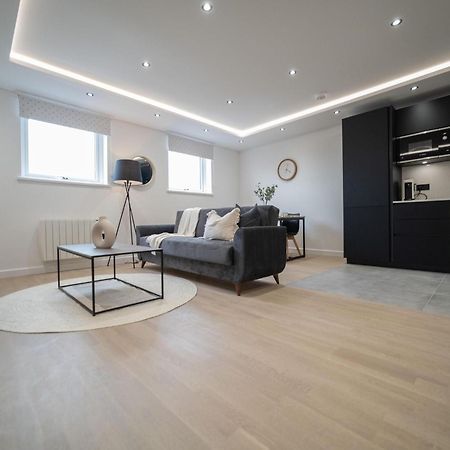 One And Two Bedroom Apartments Near Holloway Train Station By Belvilla Лондон Екстериор снимка