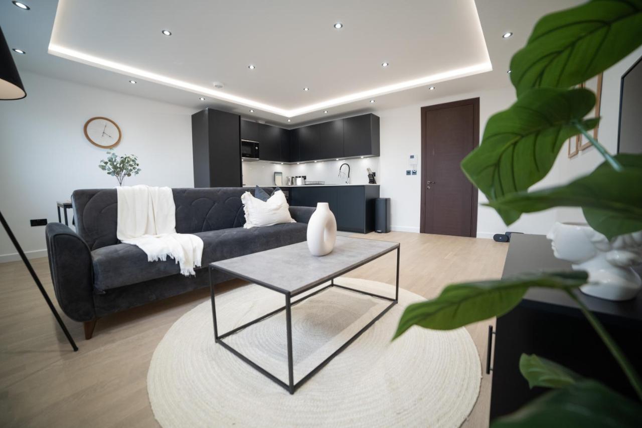 One And Two Bedroom Apartments Near Holloway Train Station By Belvilla Лондон Екстериор снимка