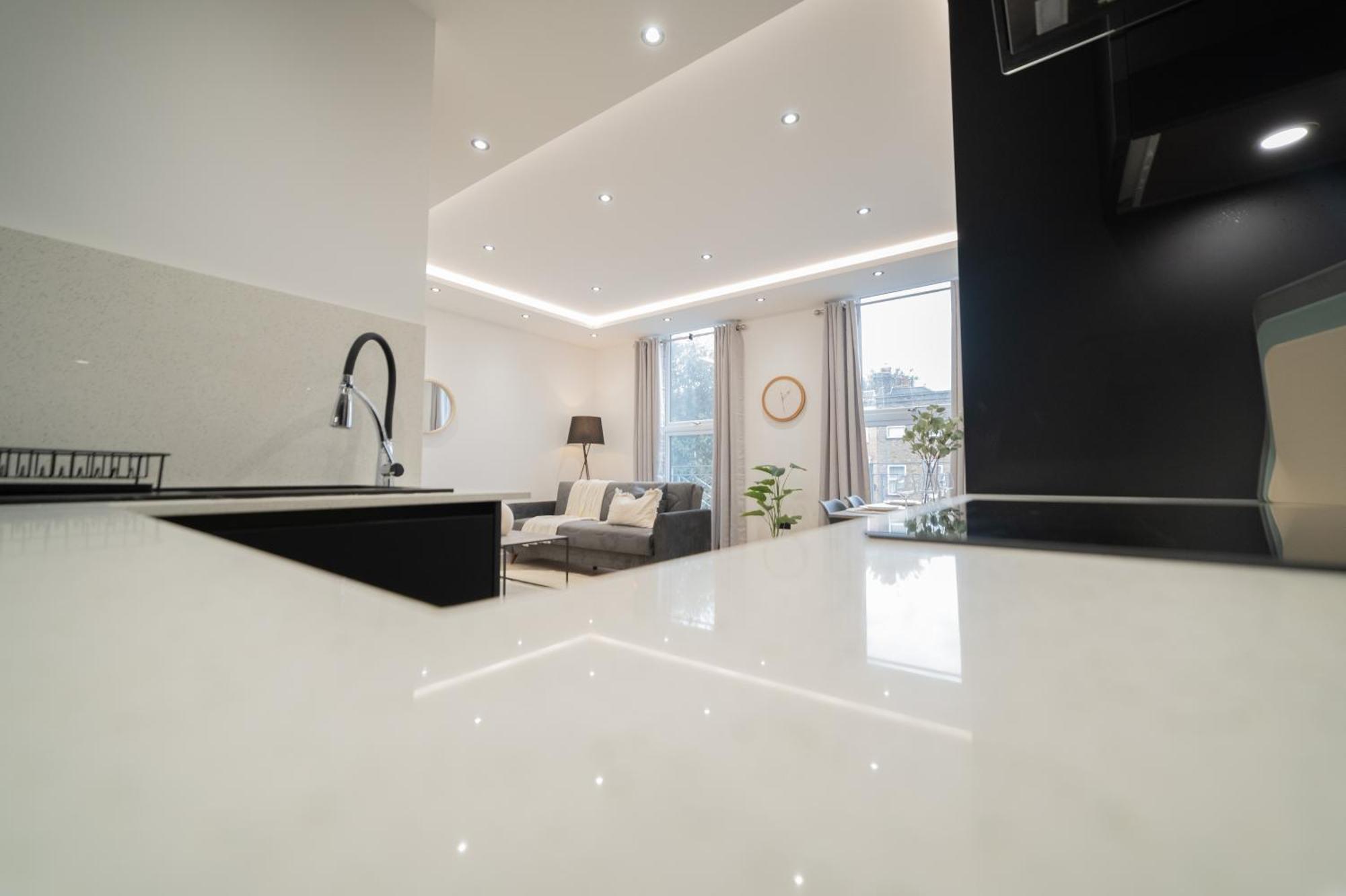 One And Two Bedroom Apartments Near Holloway Train Station By Belvilla Лондон Екстериор снимка