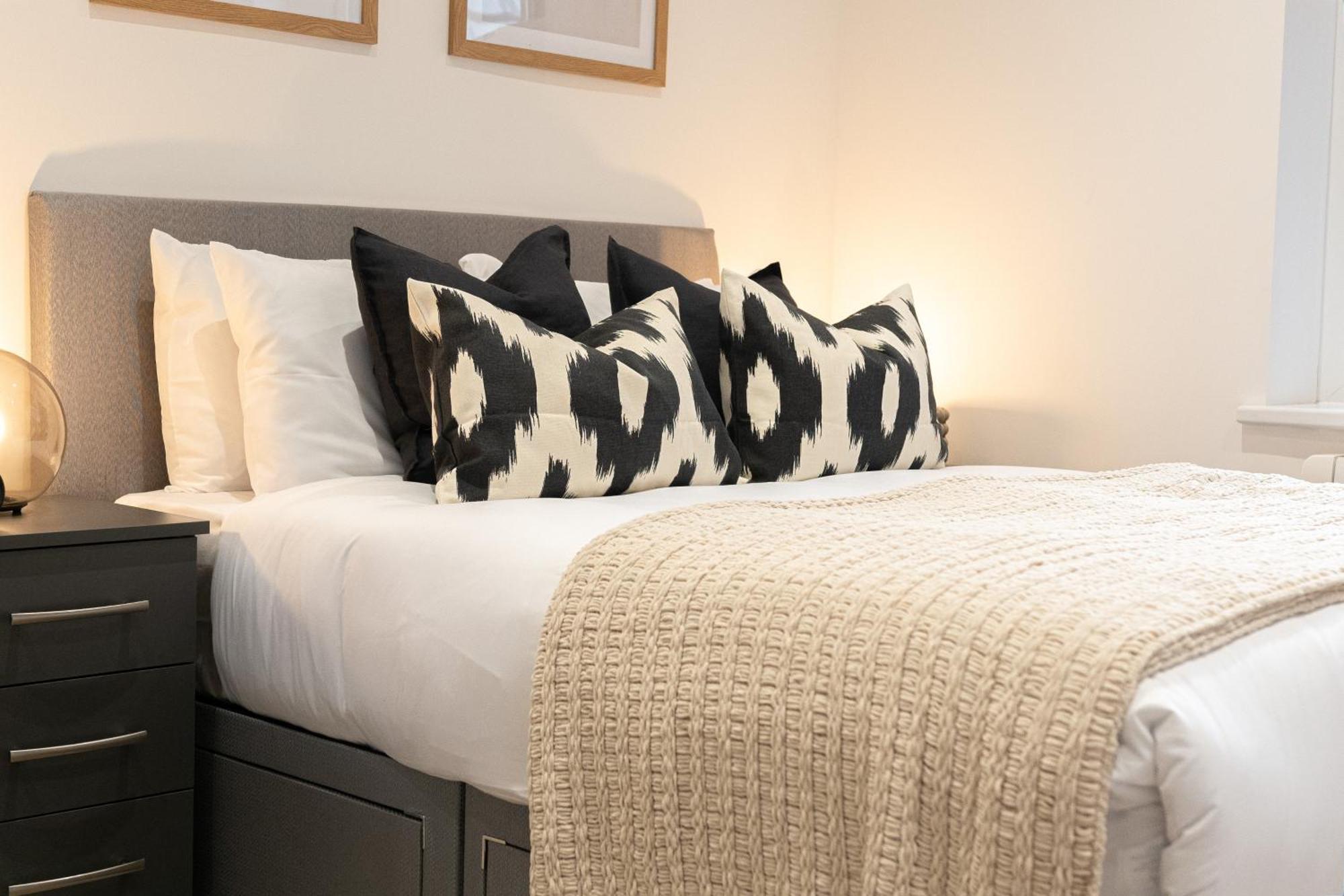 One And Two Bedroom Apartments Near Holloway Train Station By Belvilla Лондон Екстериор снимка