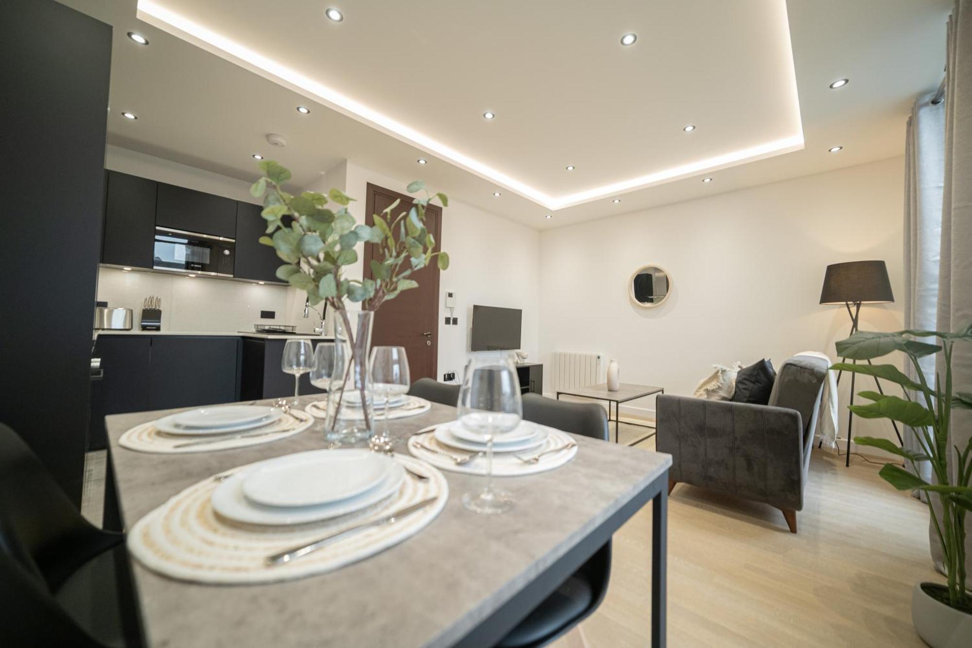 One And Two Bedroom Apartments Near Holloway Train Station By Belvilla Лондон Екстериор снимка
