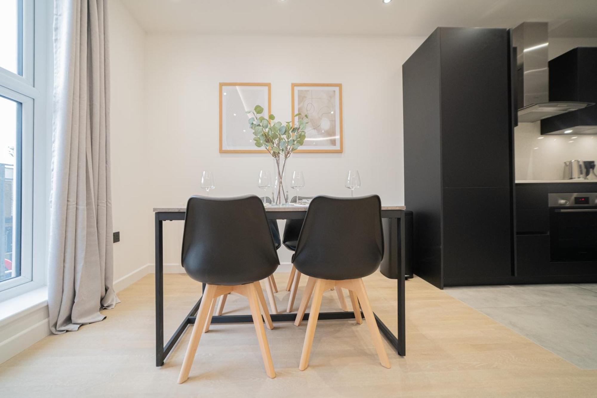One And Two Bedroom Apartments Near Holloway Train Station By Belvilla Лондон Екстериор снимка