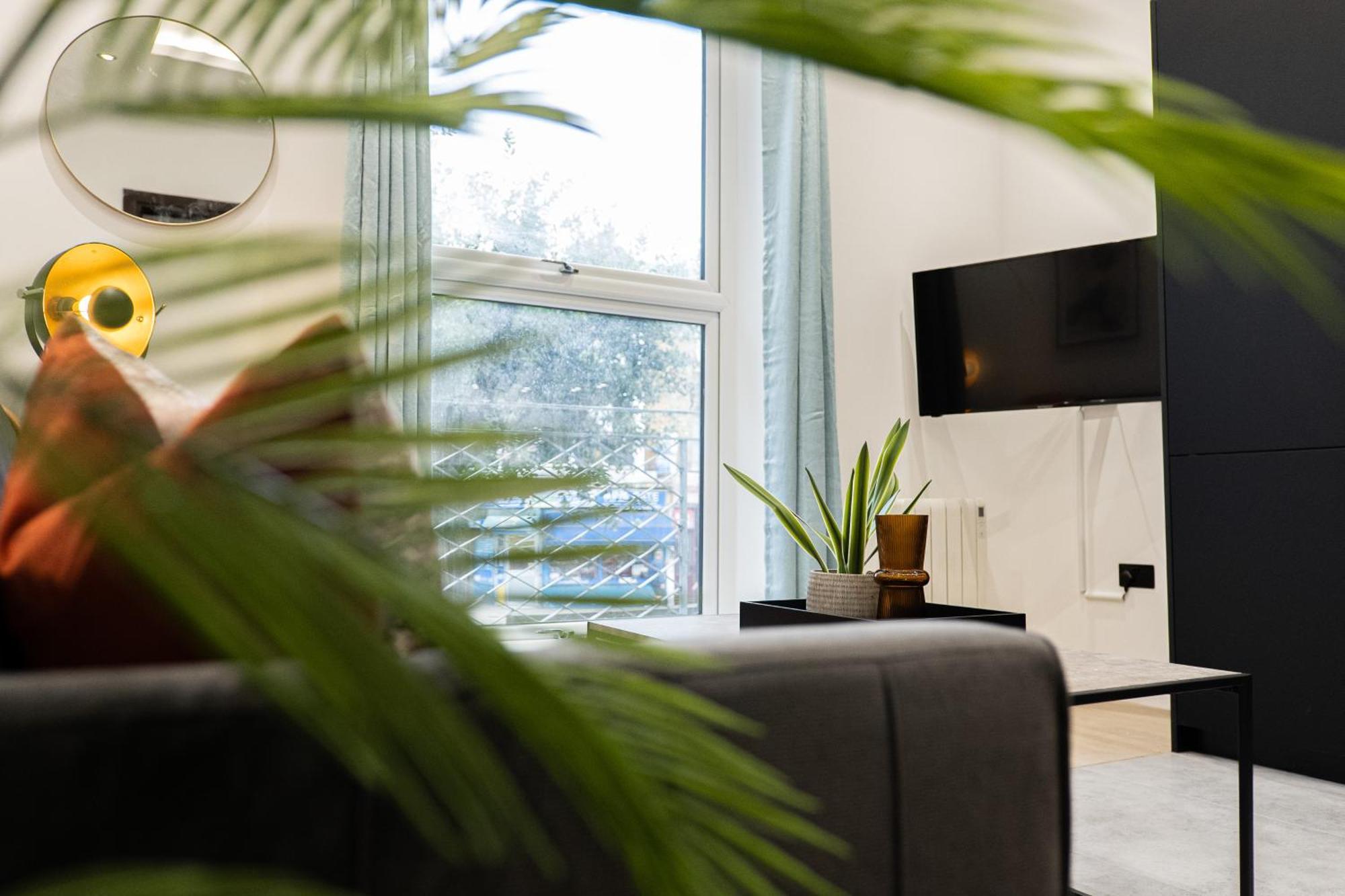 One And Two Bedroom Apartments Near Holloway Train Station By Belvilla Лондон Екстериор снимка