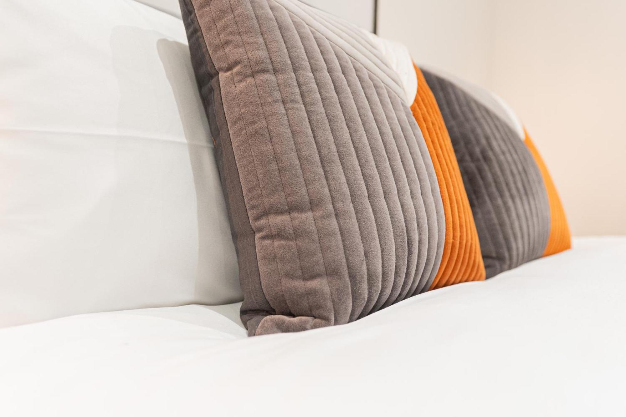 One And Two Bedroom Apartments Near Holloway Train Station By Belvilla Лондон Екстериор снимка