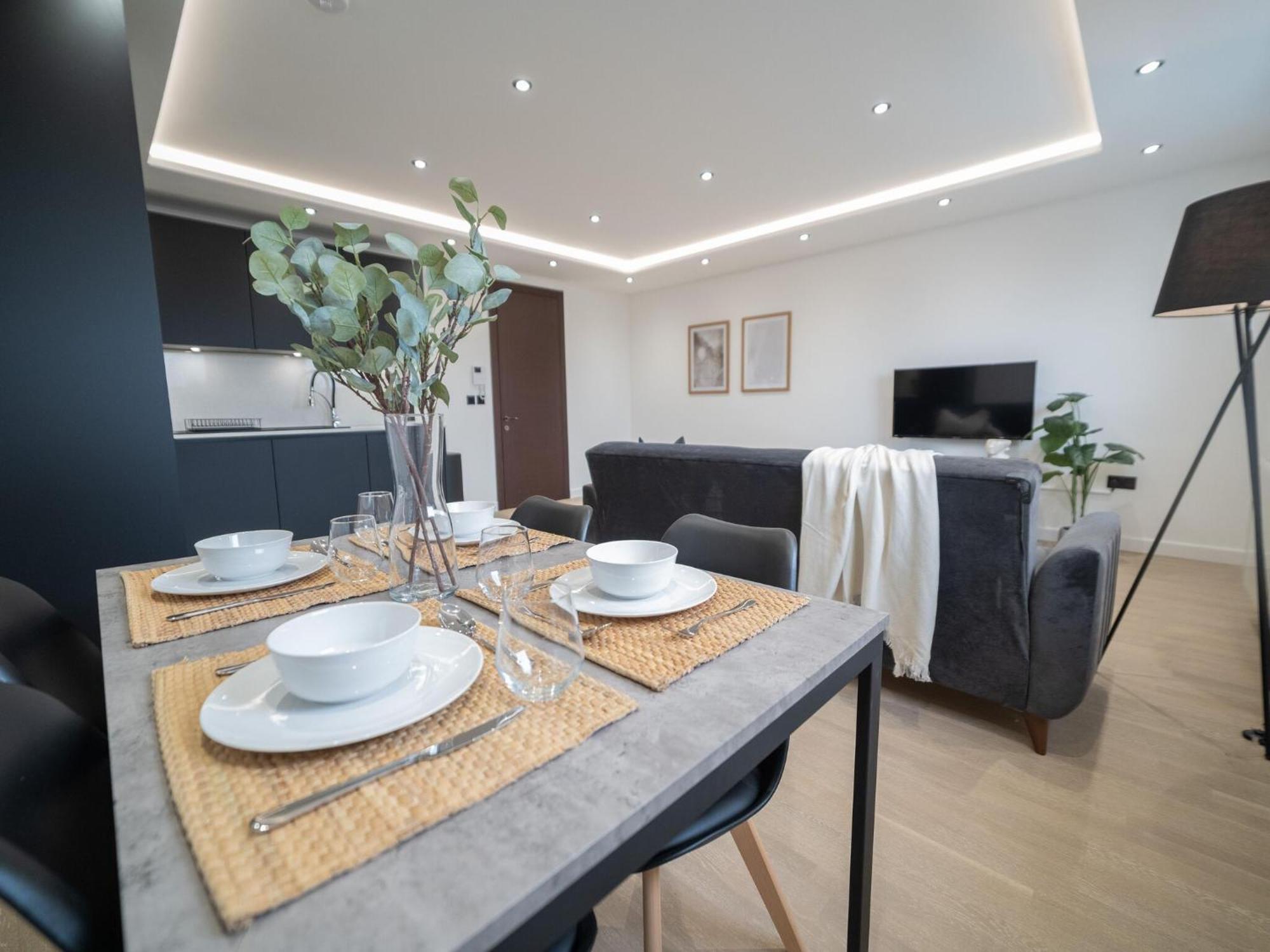One And Two Bedroom Apartments Near Holloway Train Station By Belvilla Лондон Екстериор снимка