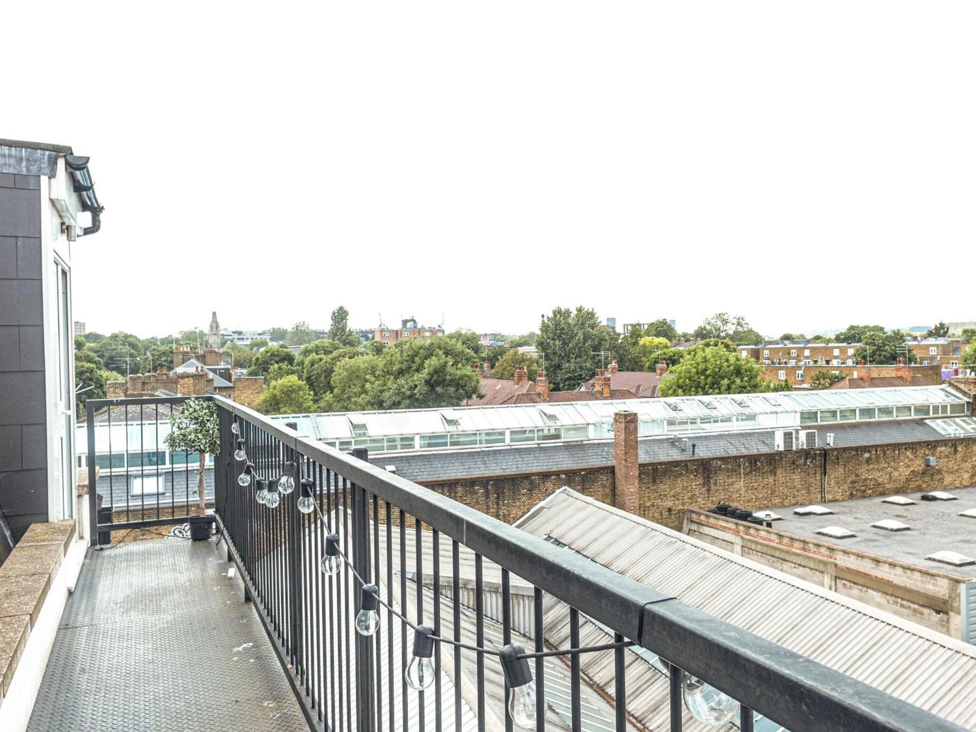 One And Two Bedroom Apartments Near Holloway Train Station By Belvilla Лондон Екстериор снимка